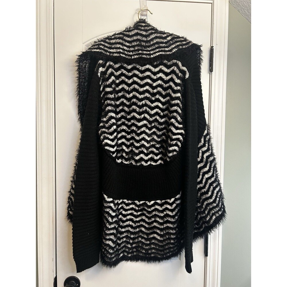 Elsea & Theodore Zebra Knit Cardigan Sweater Black White L Rose Brooch Chic Top - Picture 3 of 14